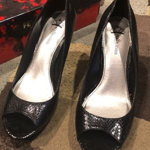 Fergalicious open toe heels 7.5